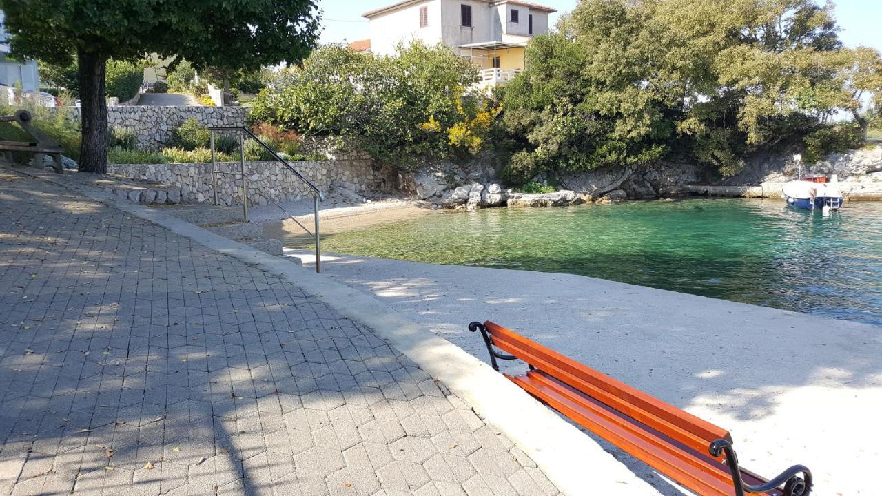 Vila Kraljica Malinska Exterior foto